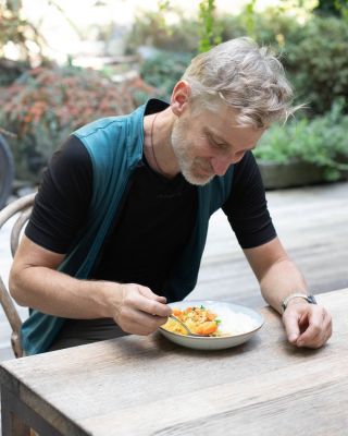 Ještě si naposledy posteskneme, že obědvání venku odzvonilo, a přesuneme talíře do kuchyní a jídelen.😬 Inspirace na...